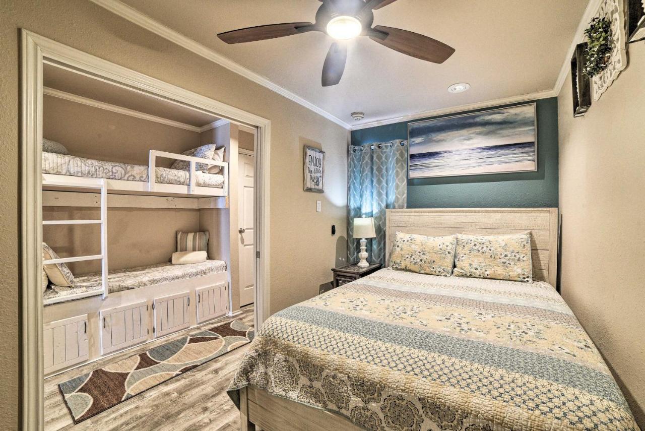 Updated Front Beach Condo With Resort Amenities! Corpus Christi  Kültér fotó